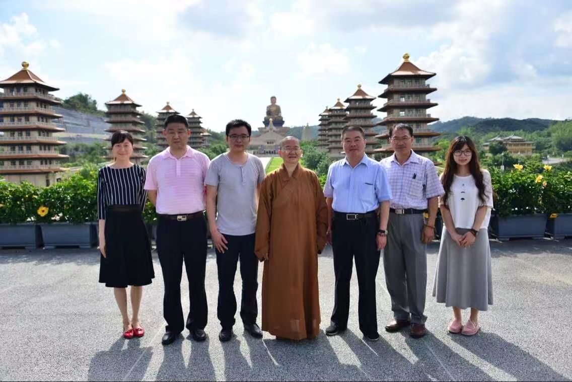 qm球盟会·(中国)球盟会展柜——星云法师 qm球盟会·(中国)球盟会展柜——星云法师