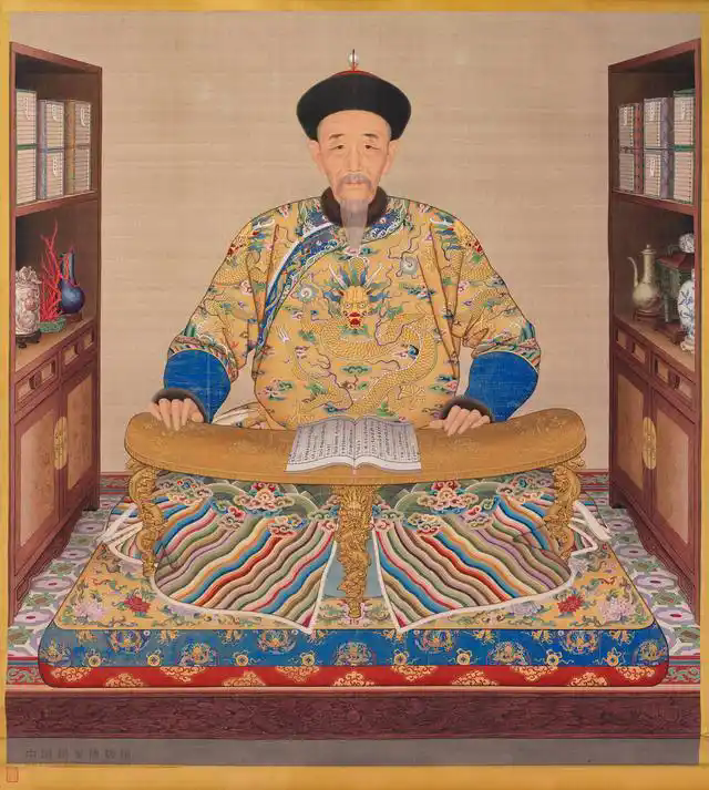 清康熙书房坐像（国家博物馆供图）qm球盟会·(中国)球盟会展柜