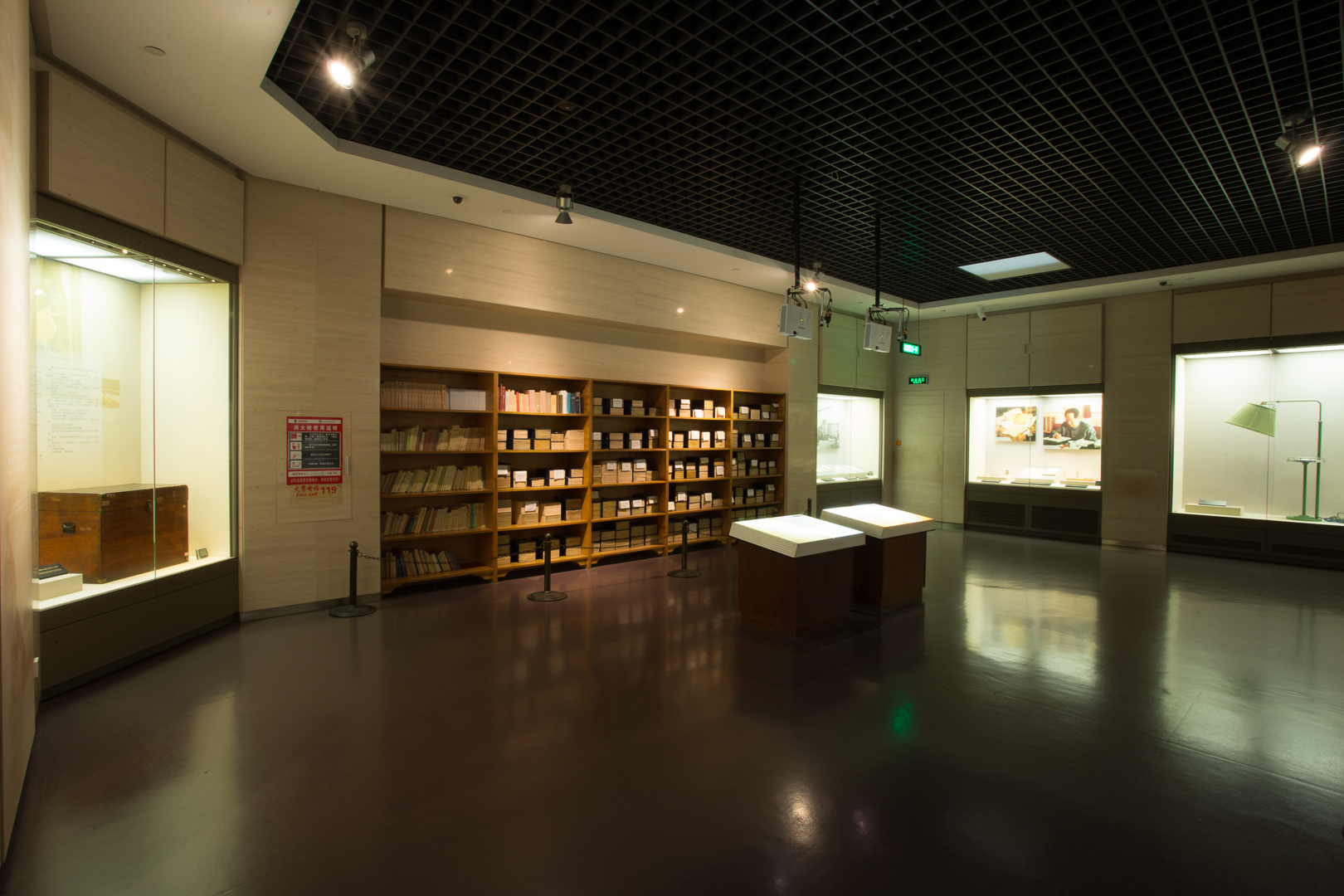 毛泽东纪念馆展柜案例